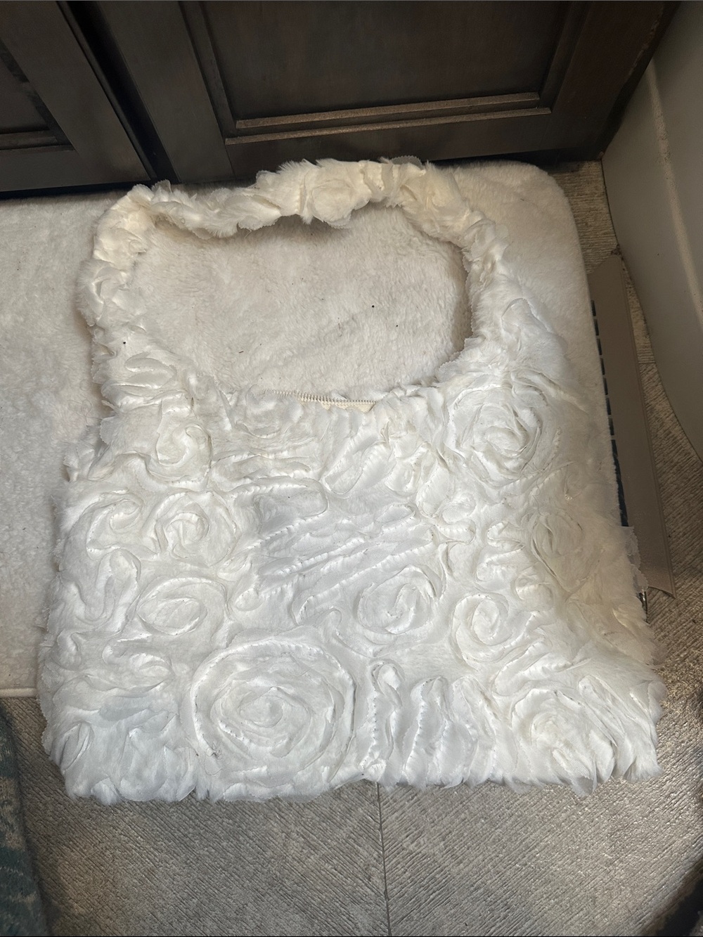 Source Unknown White Floral Rosette Faux-Fur Tote Bag
